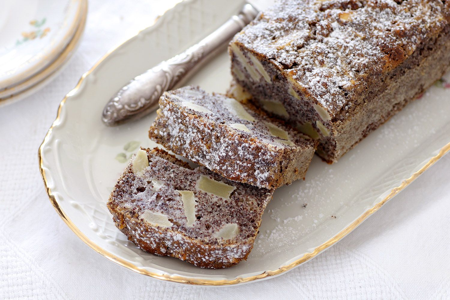 Apple Poppy Seeds Cake