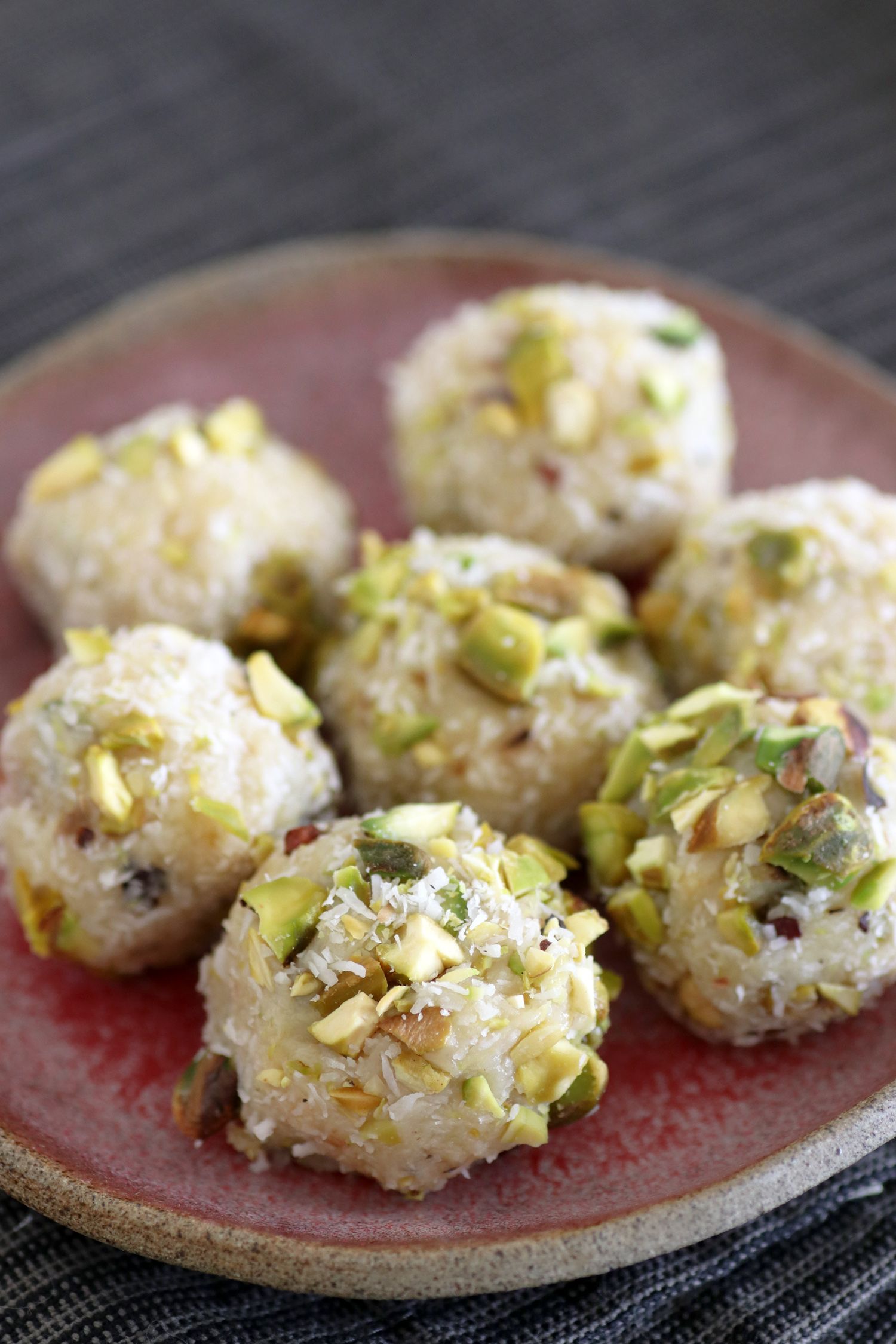 Laddu – Traditional Indian Candy Laddu – Traditional Indian Candy