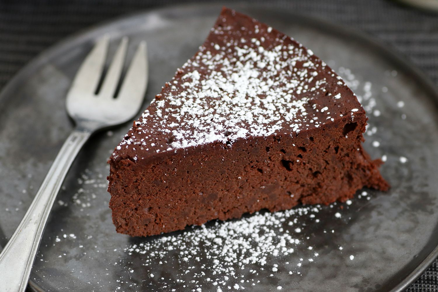 עוגת שוקולד פרווה לפסח מ-5 מצרכים בלבד
