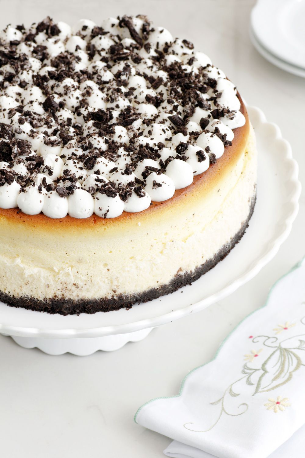 עוגת גבינה עם עוגיות שוקולד | צילום: נטלי לוין