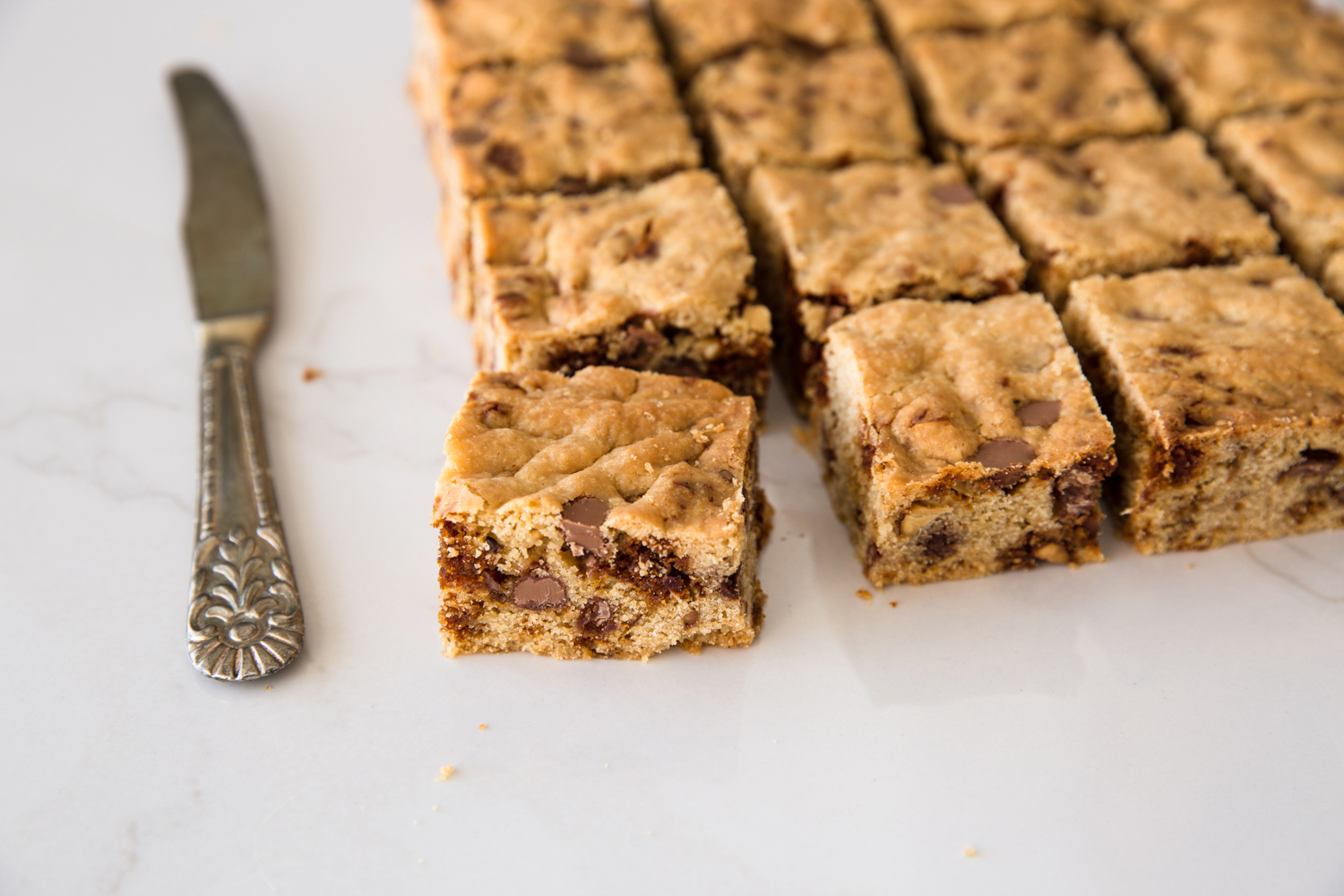 Chocolate Chip Blondies with Peanut Butter and Almonds