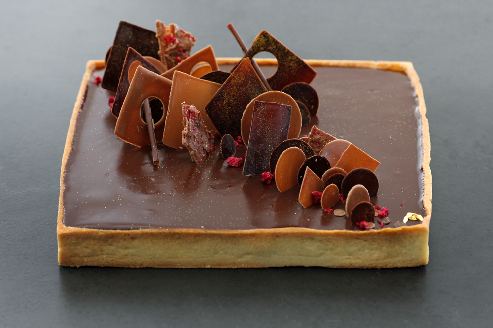 טארט שוקולד עם חמאת בוטנים וריבה | צילום: נטלי לוין