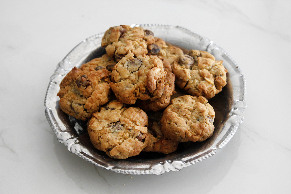 Cashew Cookies with Coconut and Chocolate