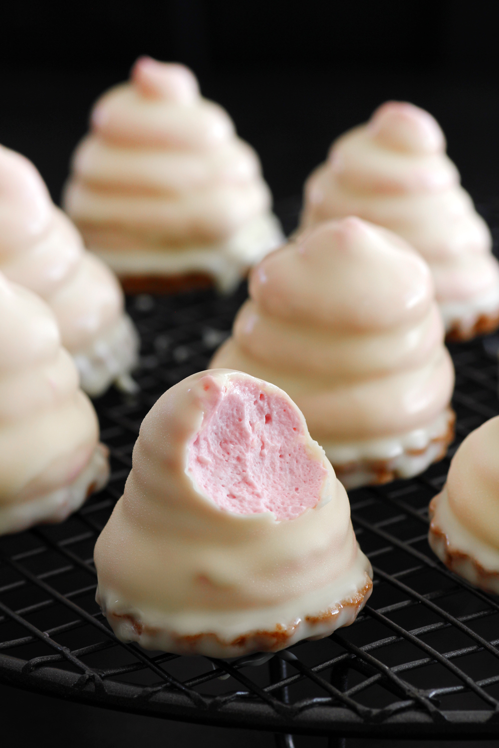 Raspberry White Chocolate Krembo Cookies