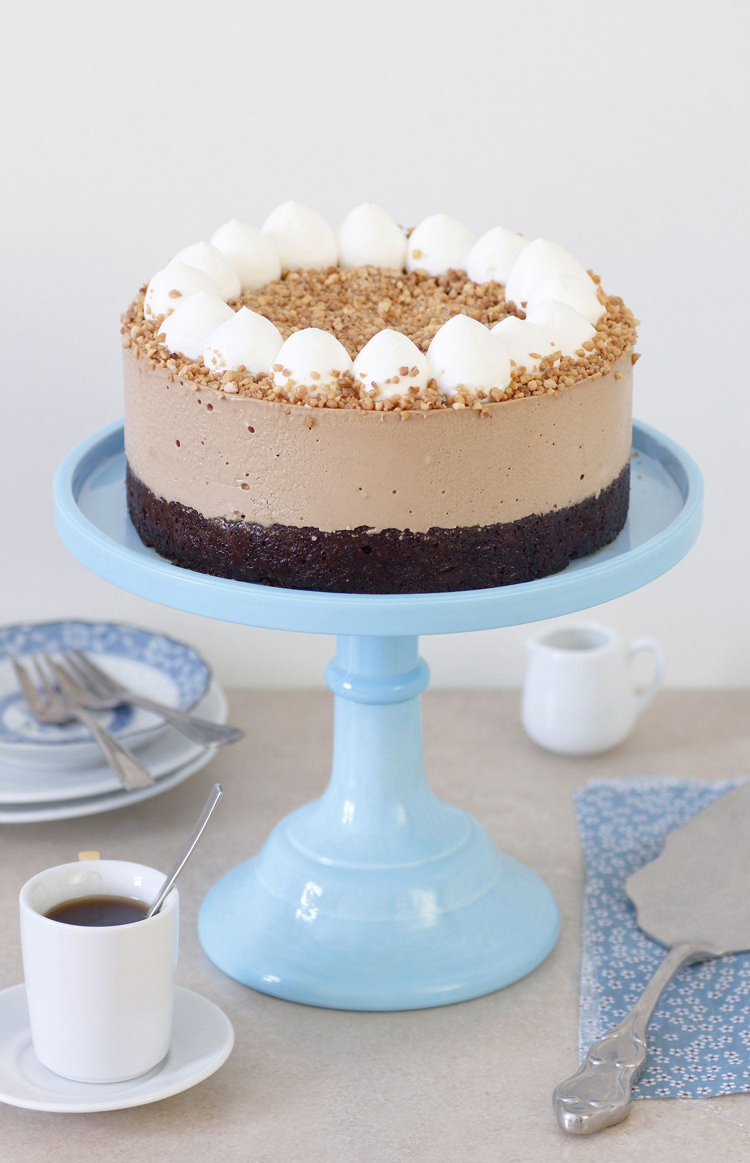 עוגת מוס קפה, שוקולד ואגוזי לוז | צילום: נטלי לוין