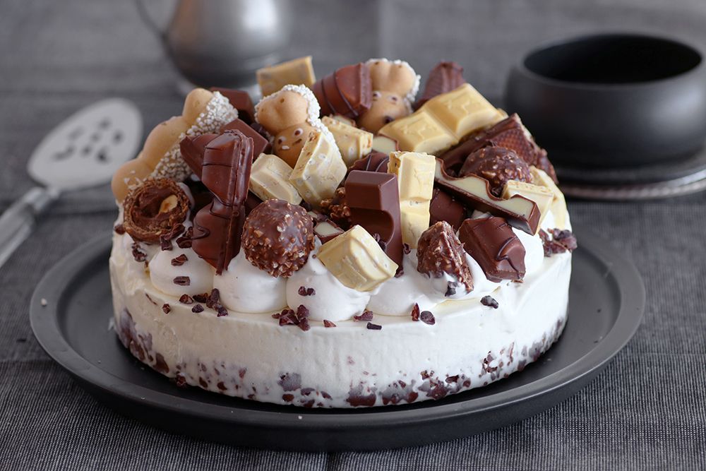 White Chocolate Ice Cream Kinder Cake