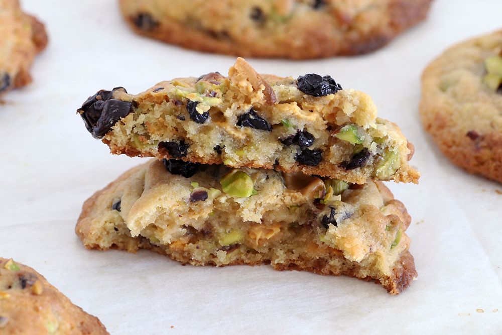 Caramelized White Chocolate Cookies with Pistachios and Blueberries