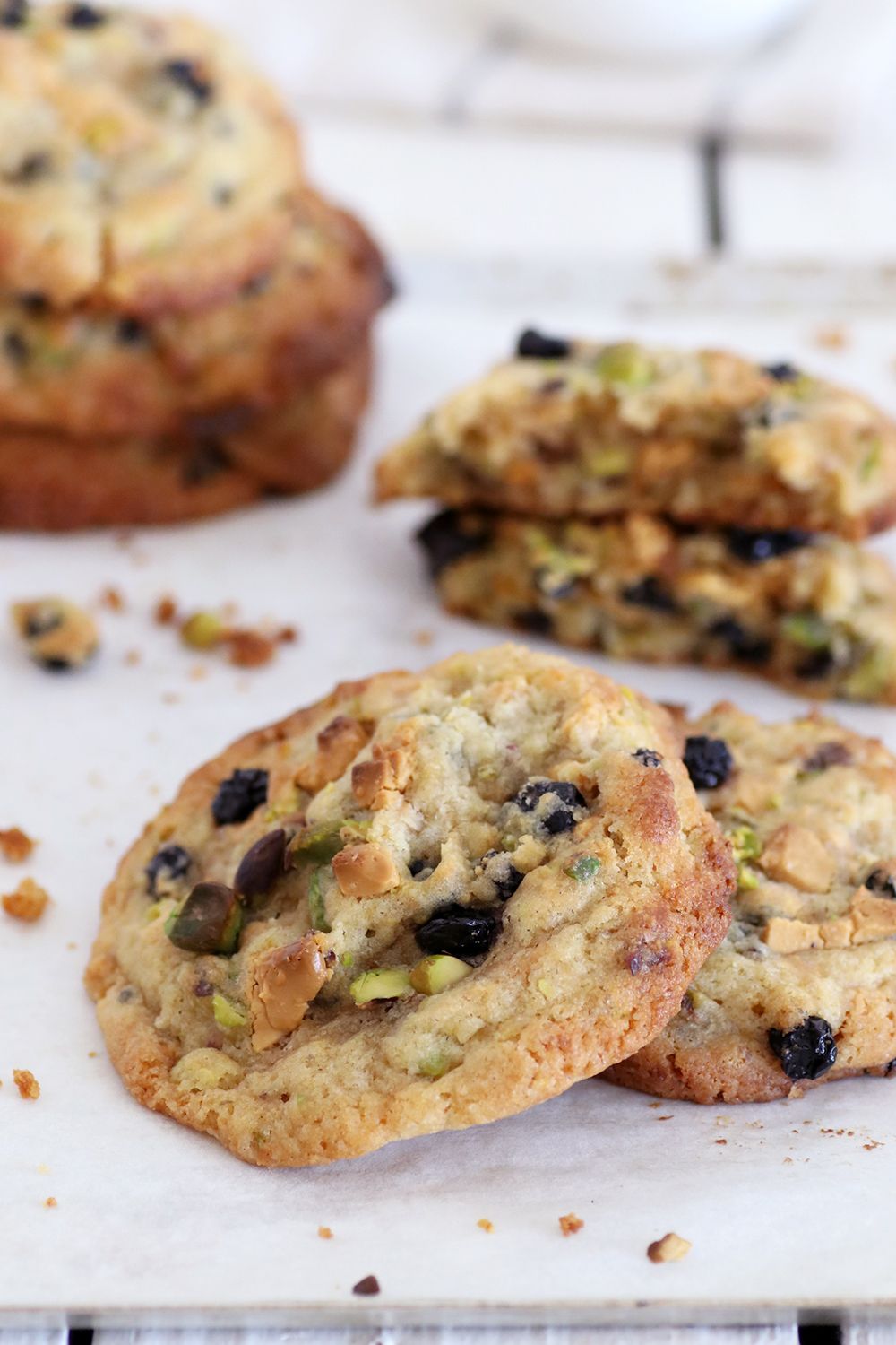 Caramelized White Chocolate Cookies with Pistachios and Blueberries