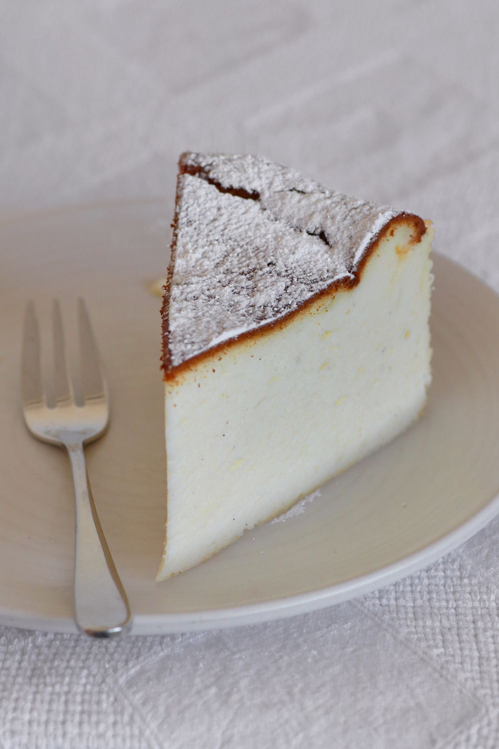 עוגת טורט גבינה גבוהה במיוחד | צילום: נטלי לוין