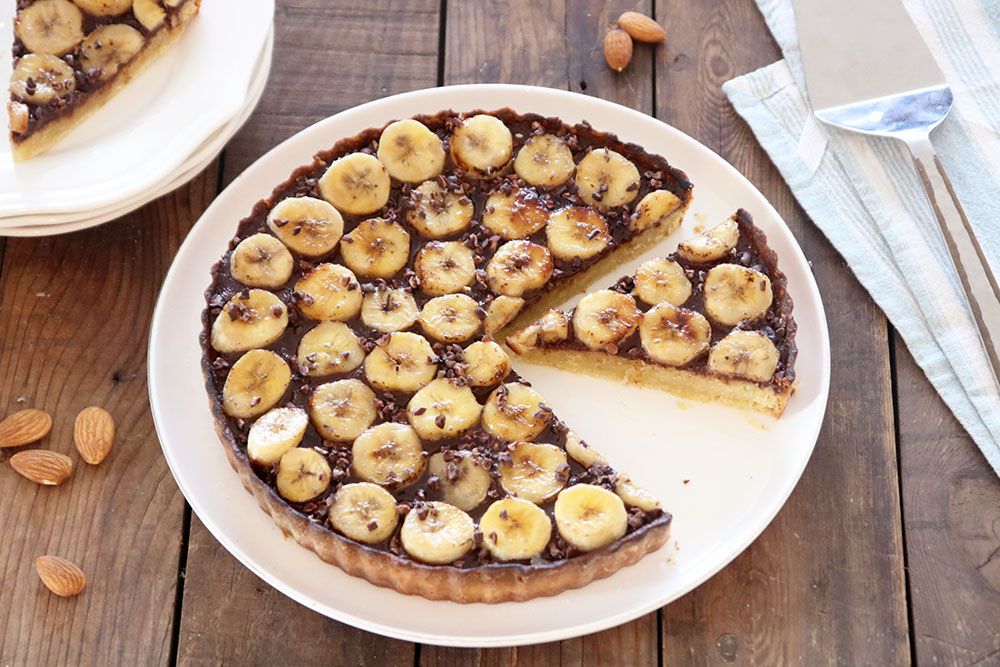 פאי בננות ושקדים עם קרם שוקולד | צילום: נטלי לוין