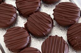 אלפחורס שוקולד בסגנון האוואנה | צילום: נטלי לוין