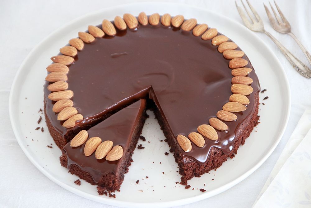 עוגת שוקולד ושקדים | צילום: נטלי לוין