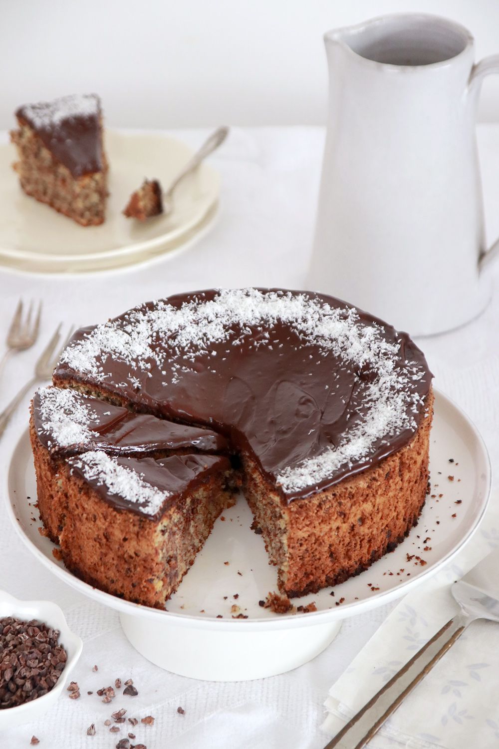 עוגת קוקוס ושוקולד צ'יפס של סבתא בלה | צילום: נטלי לוין