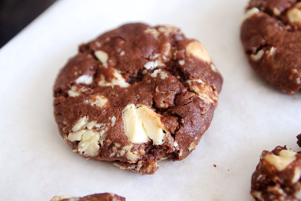 Upside Down Chocolate Chip Cookies | Photo: Natalie Levin