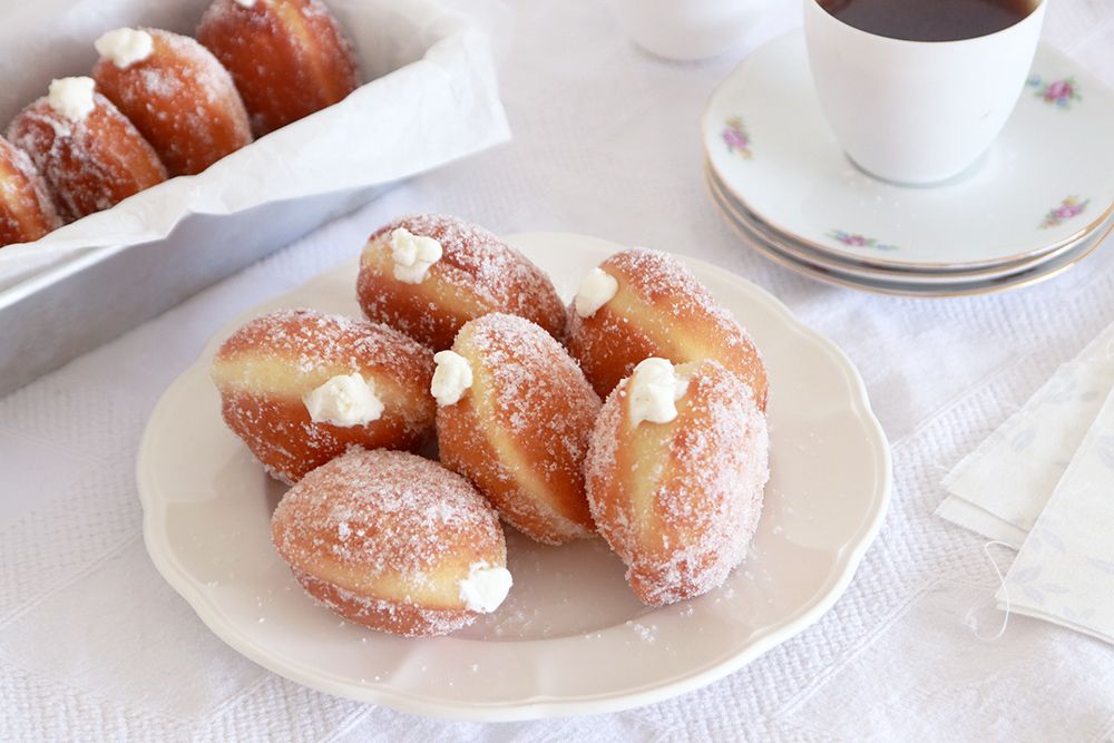 Bomboloni | Photo: Natalie Levin Bomboloni | Photo: Natalie Levin