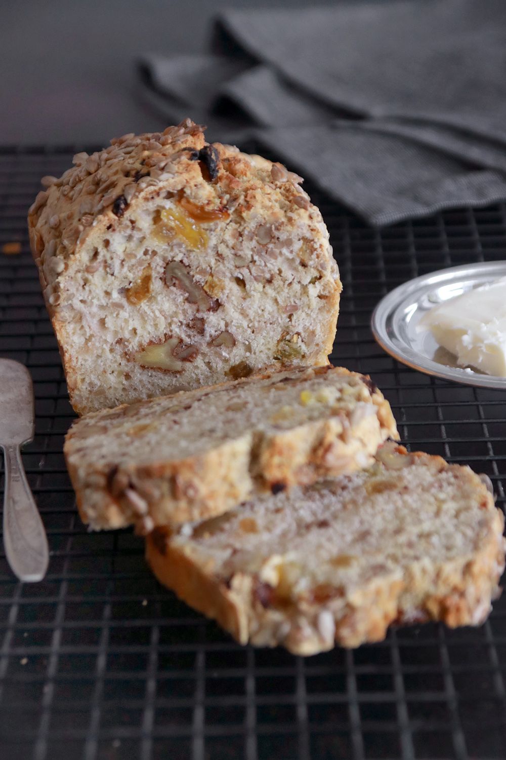 Beer Bread with Raisin and Nuts | Photo: Natalie Levin