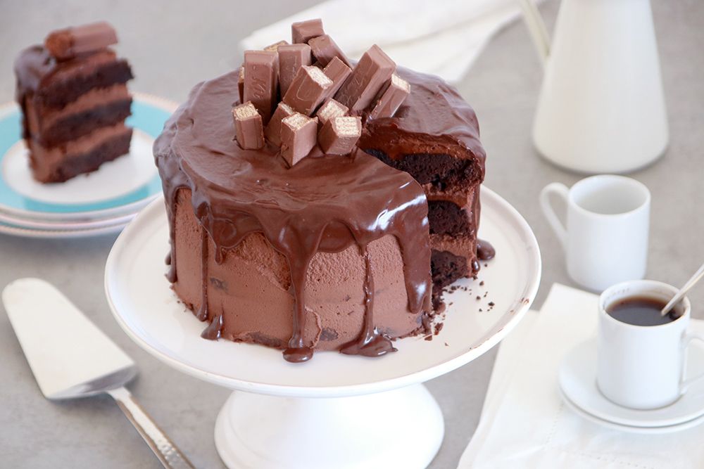 עוגת שכבות בראוניז במילוי מוס שוקולד | צילום: נטלי לוין