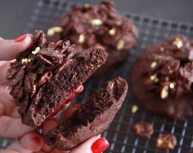 עוגיות דאבל שוקולד עם קראנץ' קורנפלקס | צילום: נטלי לוין