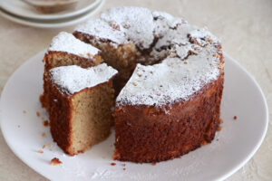 עוגת דבש ללא גלוטן ופרווה | צילום: נטלי לוין
